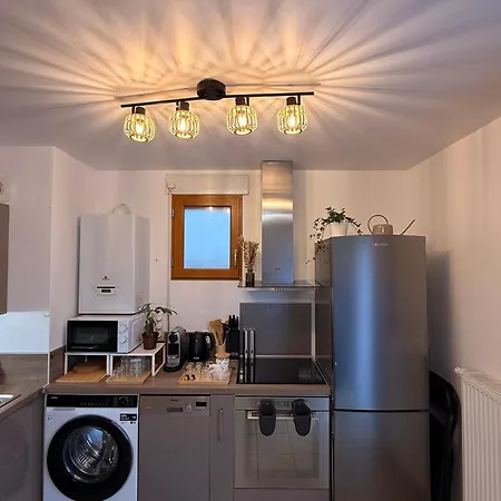 Apartamento Beautiful Comfortable Paris Nearby T9 & M7 *