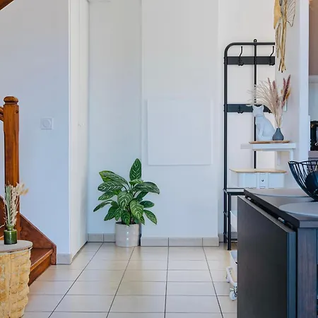Beautiful Comfortable Paris Nearby T9 & M7 Apartman